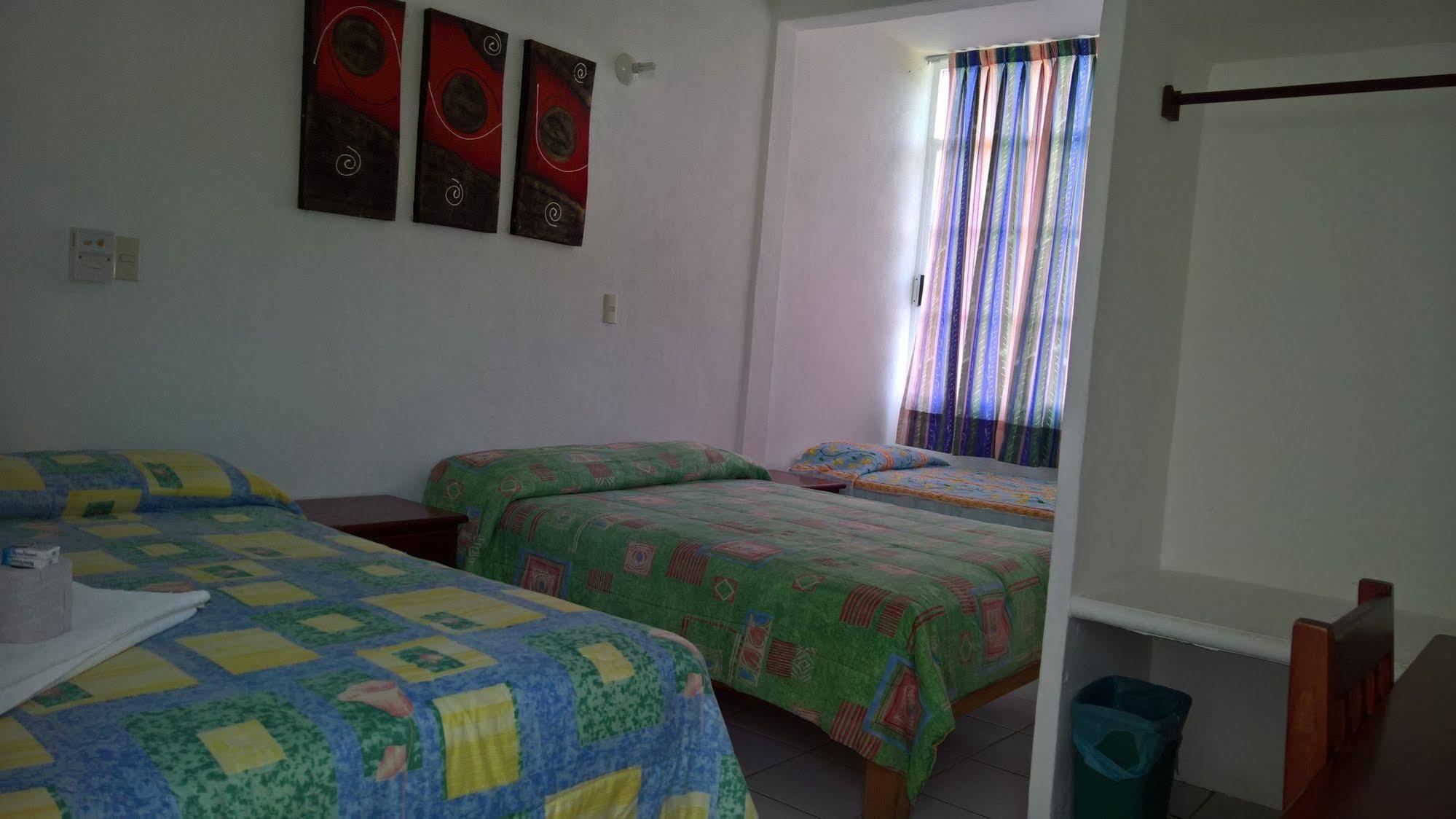 Hotel Cz Santa Cruz Huatulco Bagian luar foto